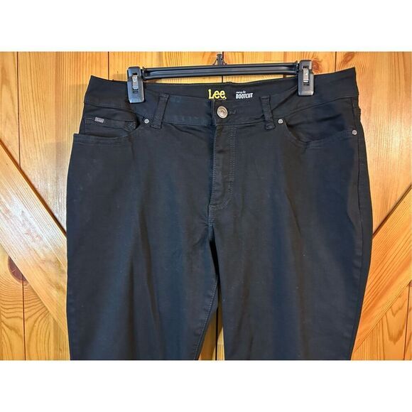 Lee curvy fit boot cut black jeans 32” (0014)Read - Picture 3 of 9